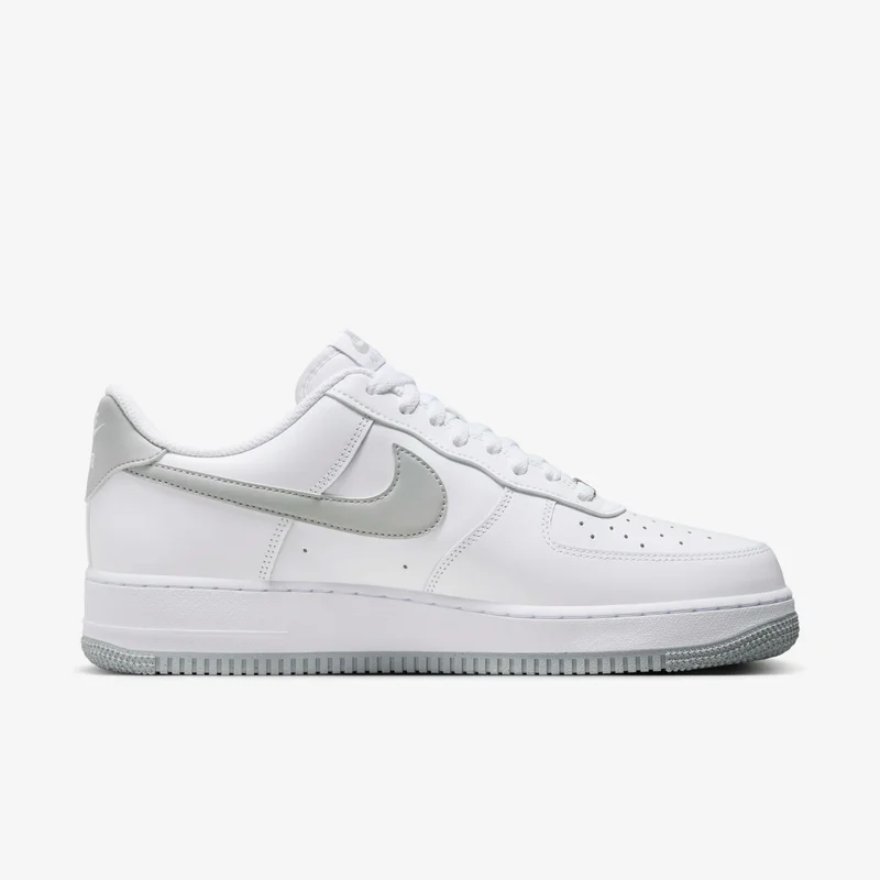 Nike Men's Air Force 1 '07 Shoes