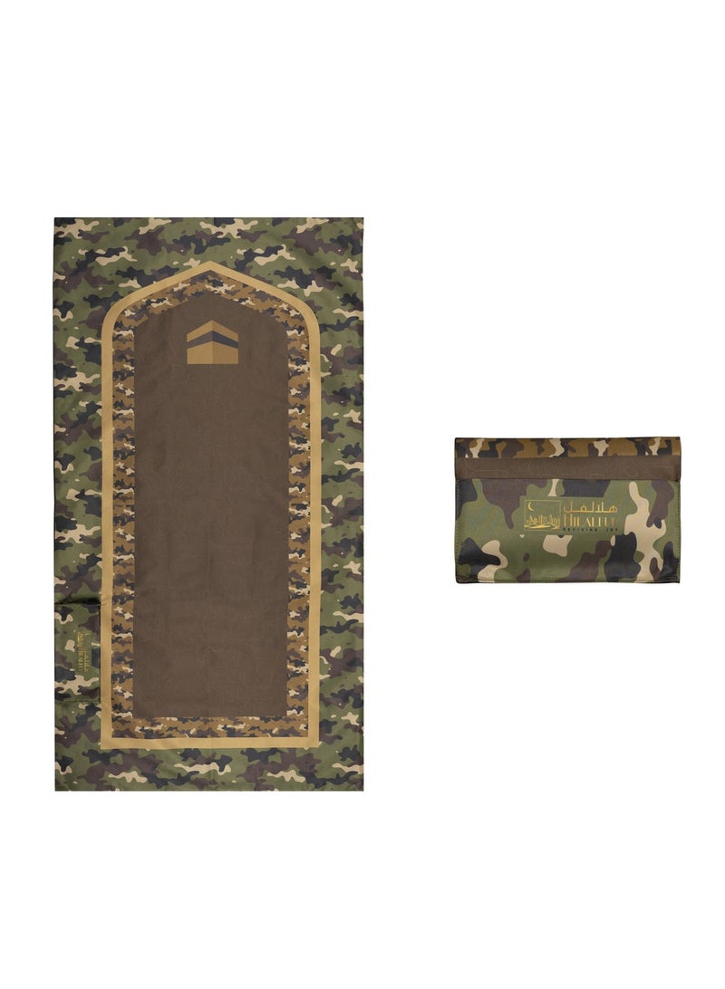 Hilalful حصيرة صلاة هلالفول المحمولة من بوليستر - كامو الكعبة | سجادة صلاة إسلامية للأطفال | مقاومة للماء | مضادة للانزلاق | هدية إسلامية لعيد الفطر، رمضان | للسفر | خفيفة الوزن - Image 1