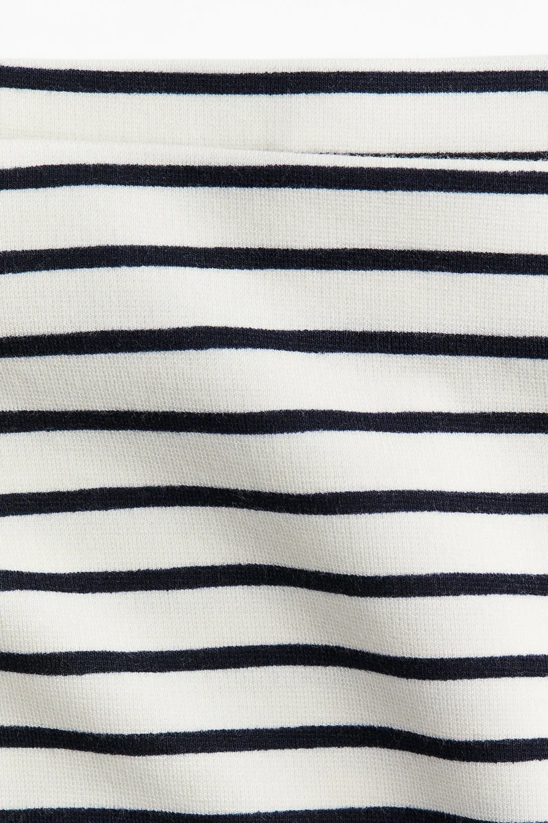 اتش اند ام بلوزة كتف مكشوف من الجيرسيه