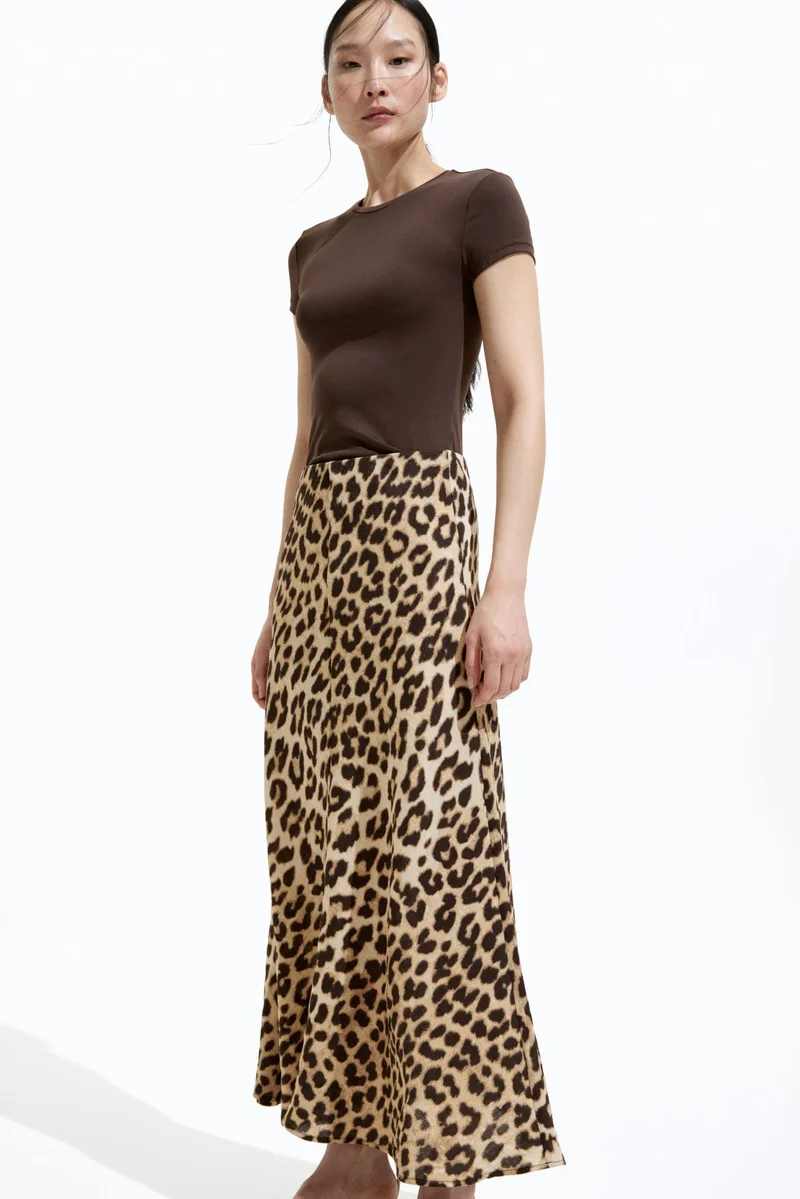 اتش اند ام تنورة بتصميم انسيابي