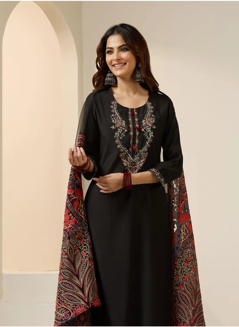 آي شين Women's Black Rayon Embellished Tunic Full Length Casual Straight Fit Kurta Set