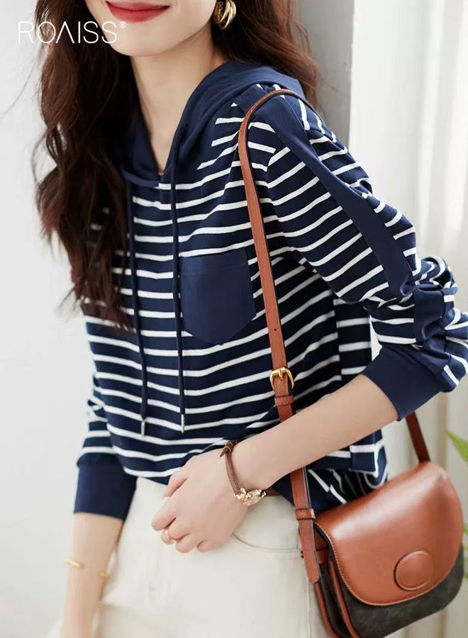 رويس بلوفر نسائي أنيق مخطط باللونين الأزرق الداكن والأبيض بأكمام طويلة مع غطاء رأس برباط وجيوب، ملائم بشكل ناعم ومريح للارتداء غير الرسمي في الخريف والشتاء - Image 1