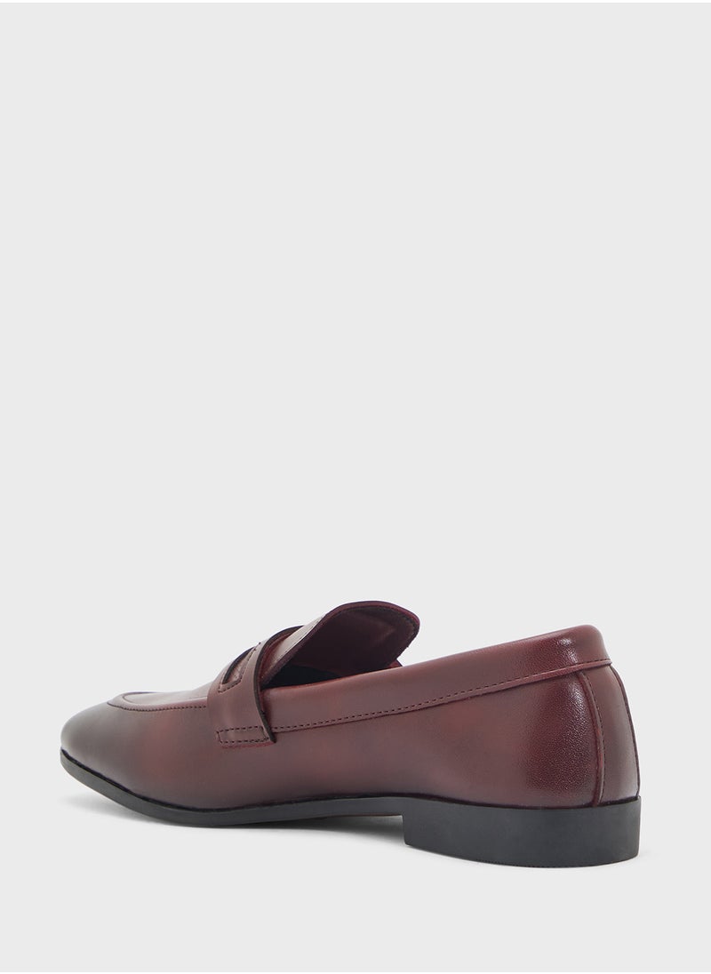 Robert Wood Clasisic Saddle Detail Formal Loafer Slip Ons  - Image 2