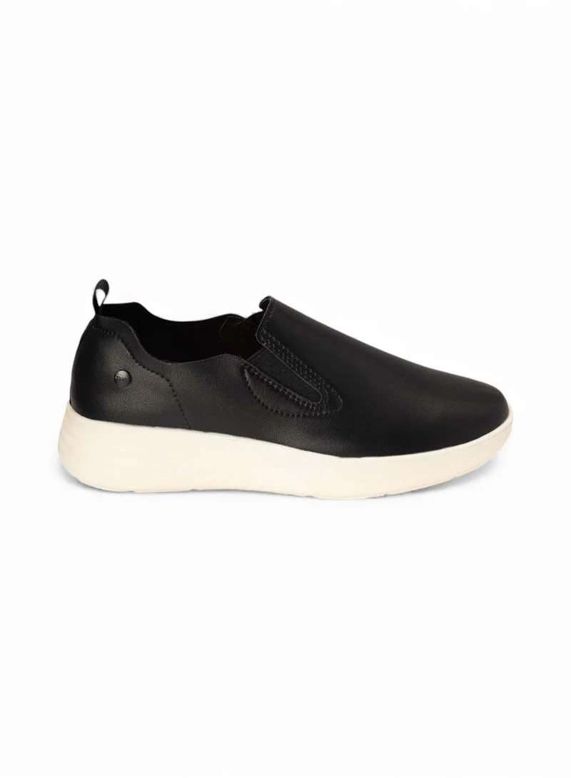Bata Comfit Lace-Up Casual Sneaker