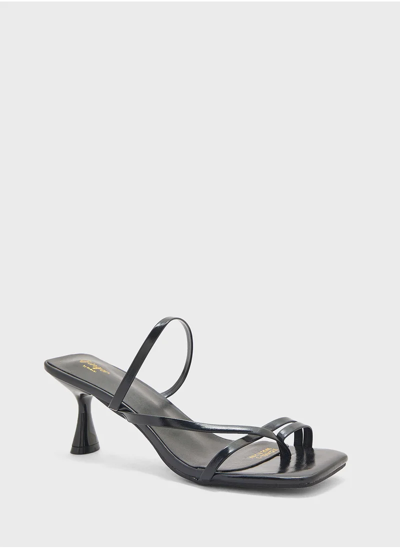 جينجر Square Toe Barely There Heel Sandal