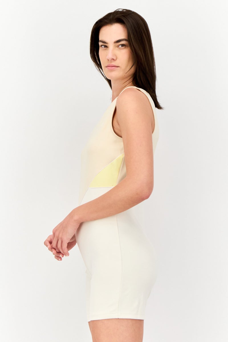 adidas Originals بدلة سباق نسائية بدون أكمام مناسبة للرياضة في الهواء الطلق، بيج - Image 4