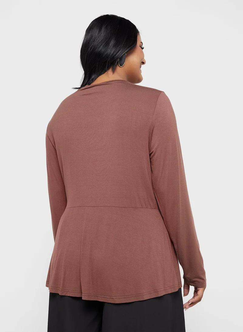 جينجر بلس بلوزة تونيك بأكمام طويلة وياقة على شكل حرف