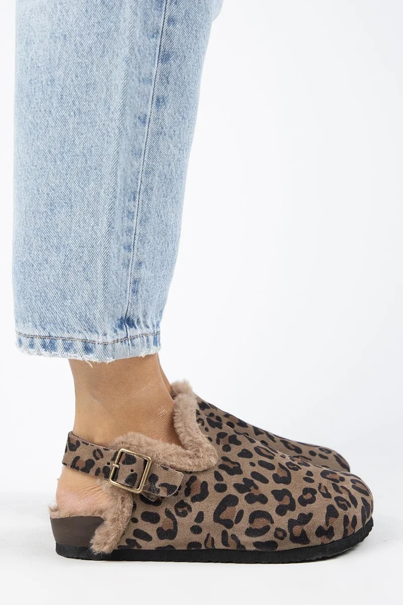 مانجيرو صندل نسائي من مانيجيرو (هولي 2 فرو النمر) مصنوع من الجلد الطبيعي مع حزام وإبزيم، مصنوع من فرو المنك