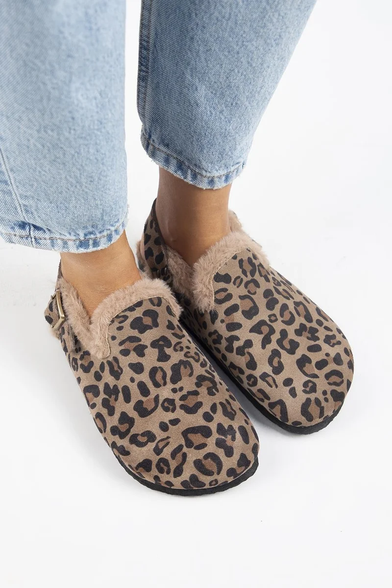 مانجيرو صندل نسائي من مانيجيرو (هولي 2 فرو النمر) مصنوع من الجلد الطبيعي مع حزام وإبزيم، مصنوع من فرو المنك