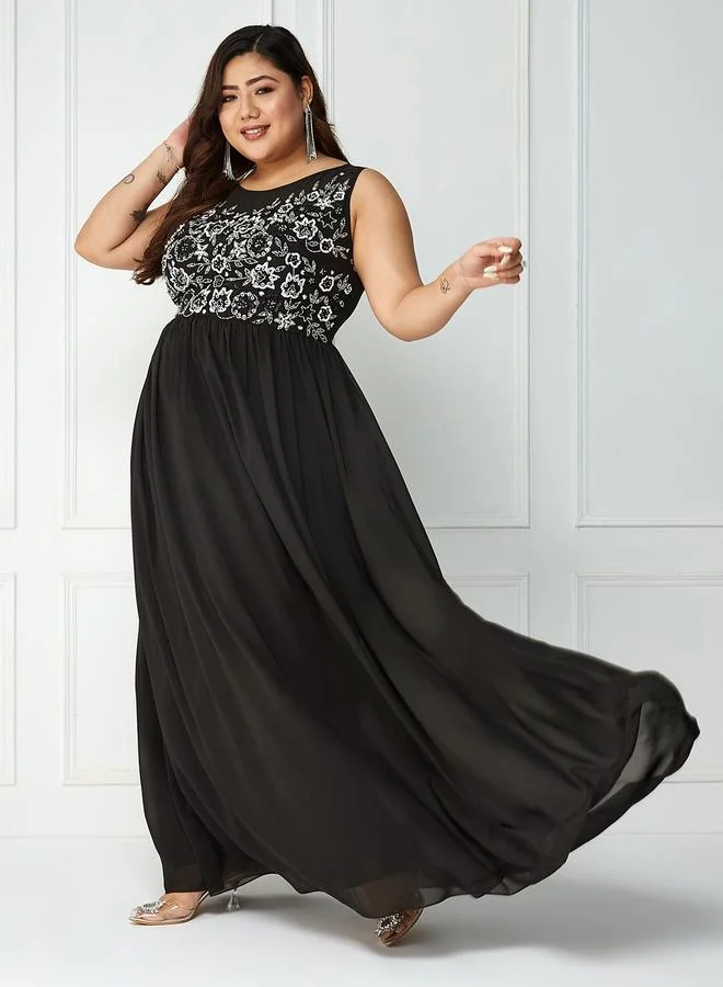 مس تشايس Miss Chase Plus Size Embellished Sleeveless Maxi Dress