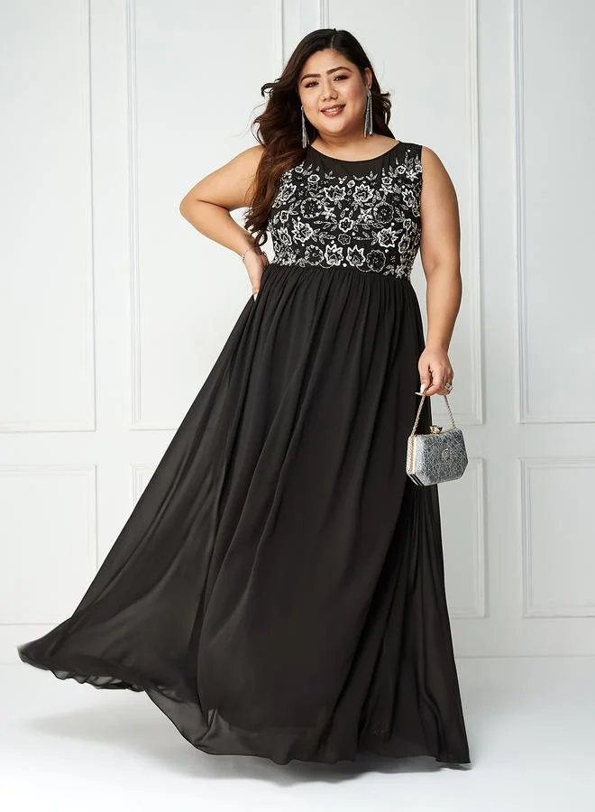 مس تشايس Miss Chase Plus Size Embellished Sleeveless Maxi Dress