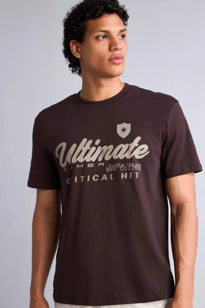 ديفاكتو Regular Fit Short Sleeve T-Shirt