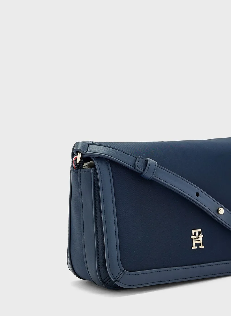 TOMMY HILFIGER Essential Flap Over Crossbody Bag