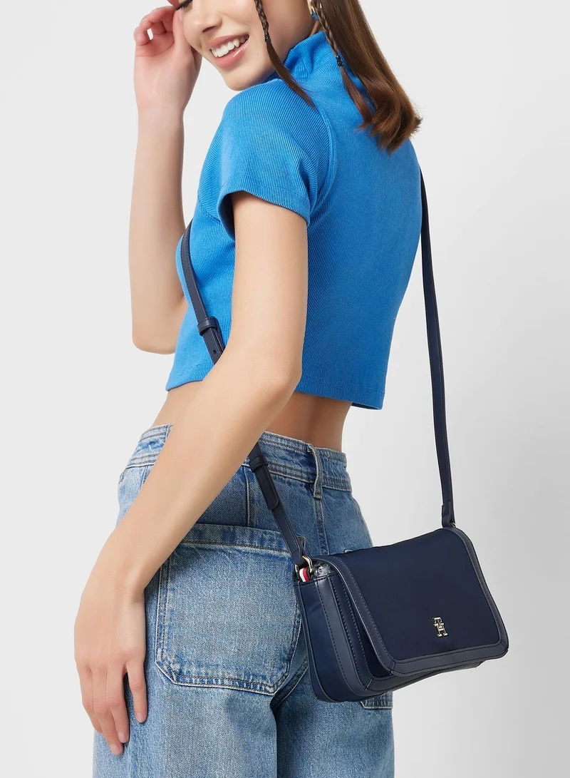 TOMMY HILFIGER Essential Flap Over Crossbody Bag