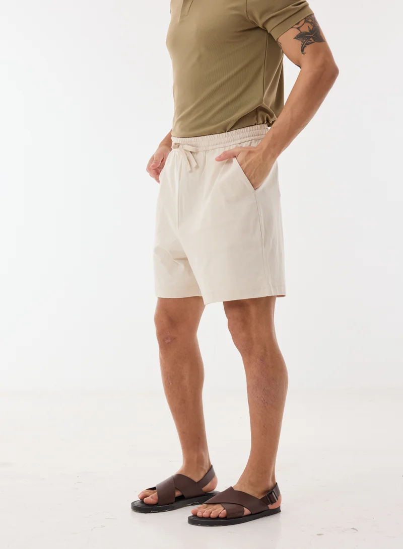 أشيتا فرنانديز Caden Men’s White Cotton Blend Shorts – Relaxed Fit Knee Length Lightweight Casual Wear