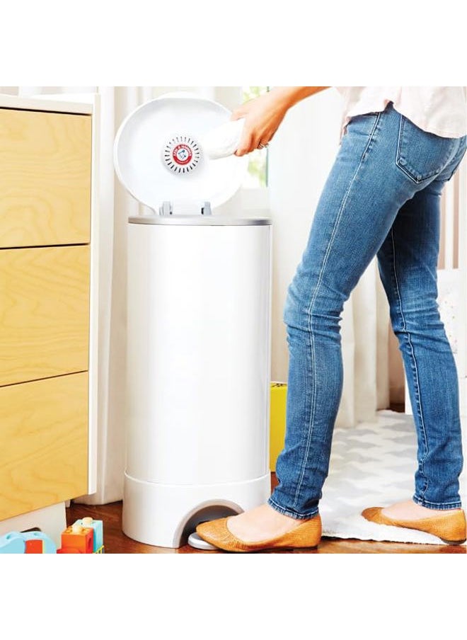 Munchkin - ® STEP™ Diaper Pail Powered by Arm & Hammer, #1 in Odor Control, Award-Winning, Includes 1 Snap, Seal & Toss™ Bag, 1 Starter Refill Ring, and 1 PUCK™ Baking Soda Cartridge - Image 1