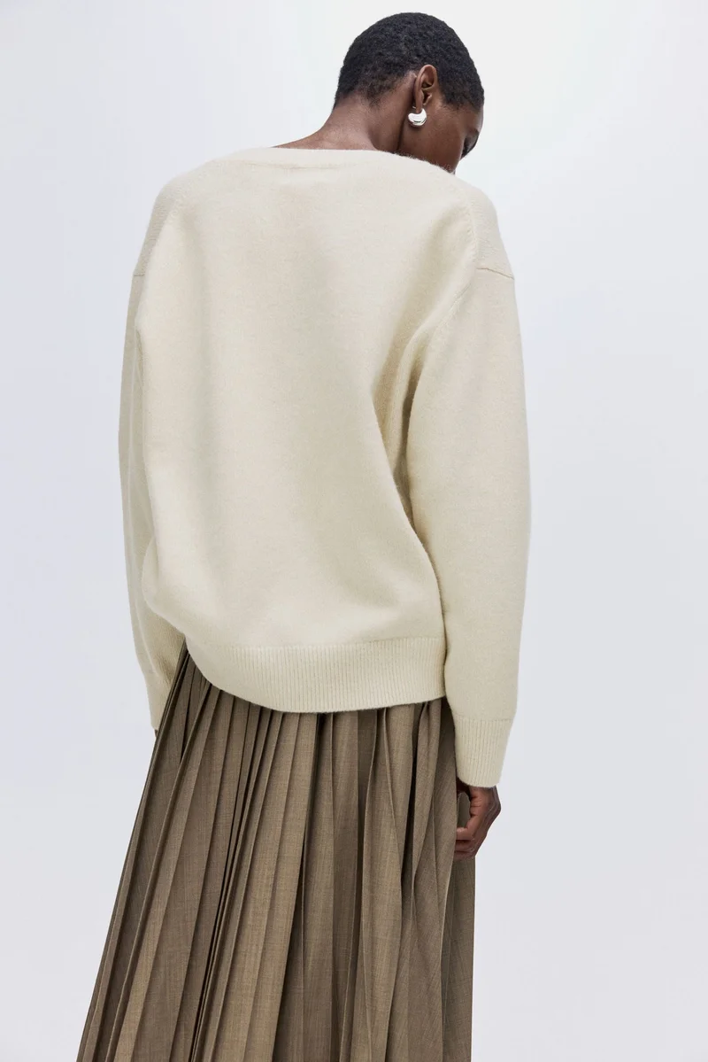 اتش اند ام كنزة بياقة  واسعة