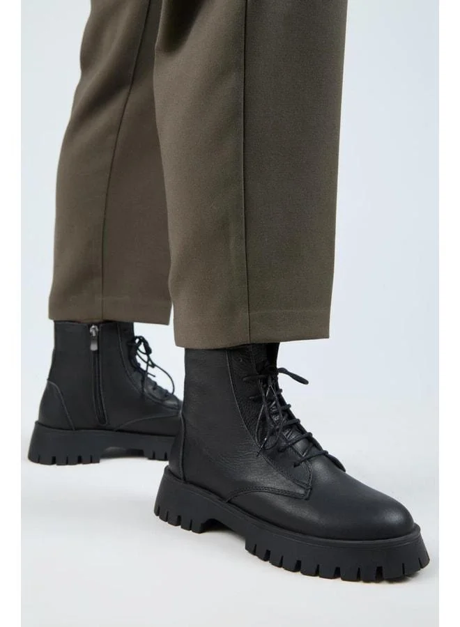 (Viyan) Women's Real Leather Lace‑up Boot with Inner Zipper, Black.