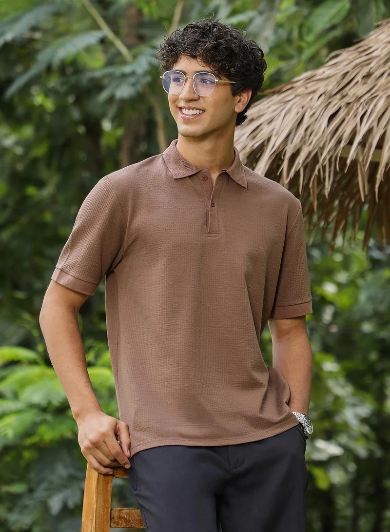 كامبوس سوترا Campus Sutra Men Seersucker-Jacquard Polo T-Shirt | Jacquard Polo Neck Short Cuffed Sleeves | Half-Button Closure Straight Hem | Solid Jacquard | Knitted Fabric For Casual & Daily Wear | Ash Brown