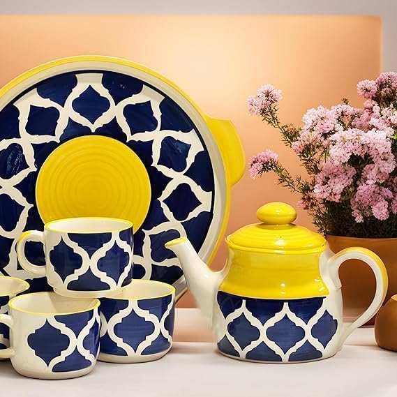 The Xstore طقم غلاية شاي سيراميك مطلي يدويًا | طقم شاي صباحي | 1 غلاية (600 مل) | 1 صينية | 4 أكواب شاي (180 مل) | آمن للاستخدام في الميكروويف (أصفر أزرق) - Image 2