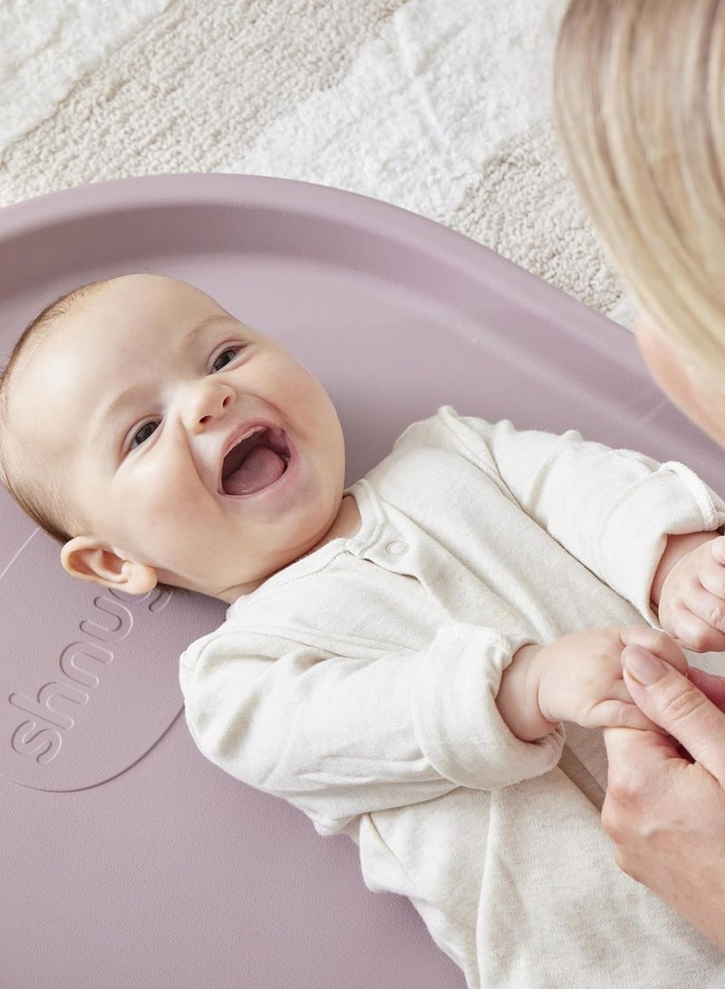 Shnuggle حصيرة تغيير الأطفال شنجلي القابلة للضغط | مادة رغوية ناعمة ودافئة أفضل للأطفال | مثالية لوقت تغيير الحفاضات | مضادة للانزلاق وسهلة التنظيف (زهري مزهر) - Image 4