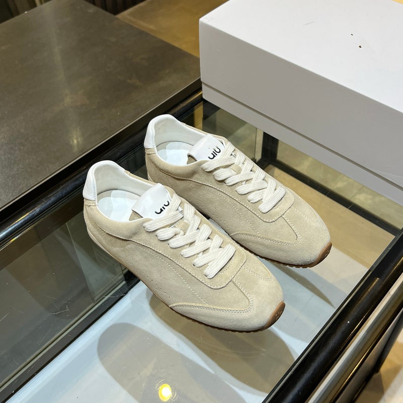 Unisex Leather Low Top Sneakers - Image 3