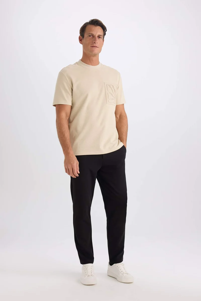 ديفاكتو Regular Fit Crew Neck Short Sleeve T-Shirt