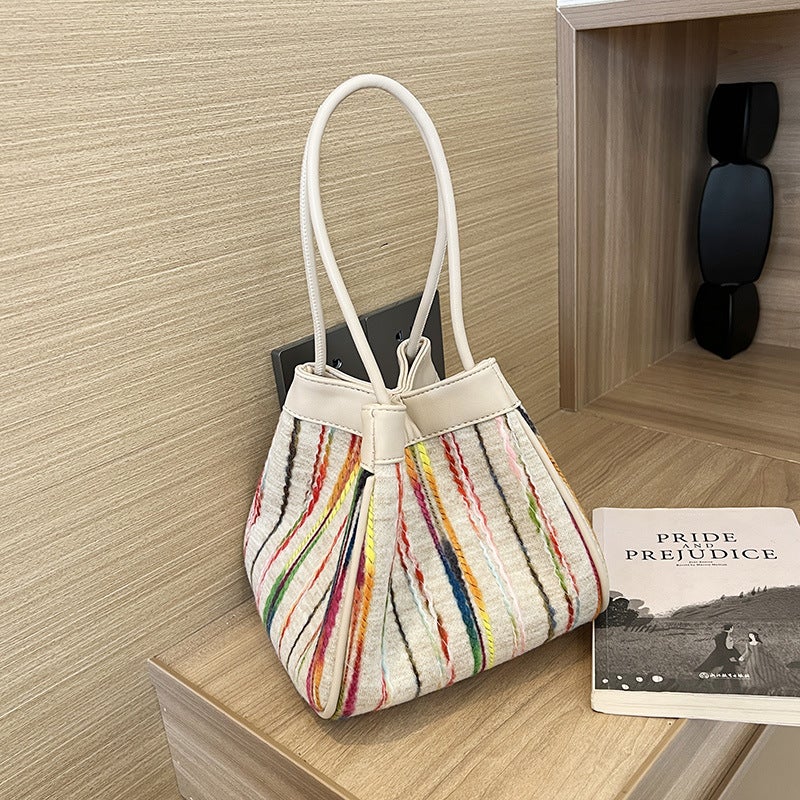 Small And Exquisite Work Small Bag Bucket Bag Girl Crossbody 2023 New Niche Design Chanel Style Crossbody Bag - Image 2