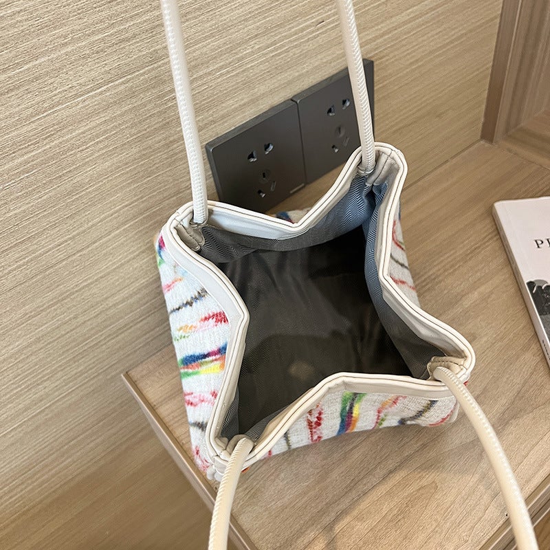 Small And Exquisite Work Small Bag Bucket Bag Girl Crossbody 2023 New Niche Design Chanel Style Crossbody Bag - Image 5