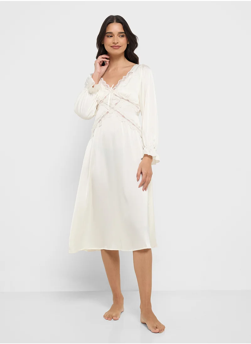 ايلا Nighdress With Lace Trims