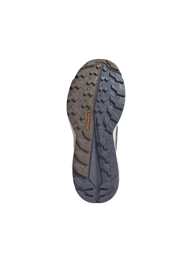 adidas أحذية هايكنج نسائية       خضراء