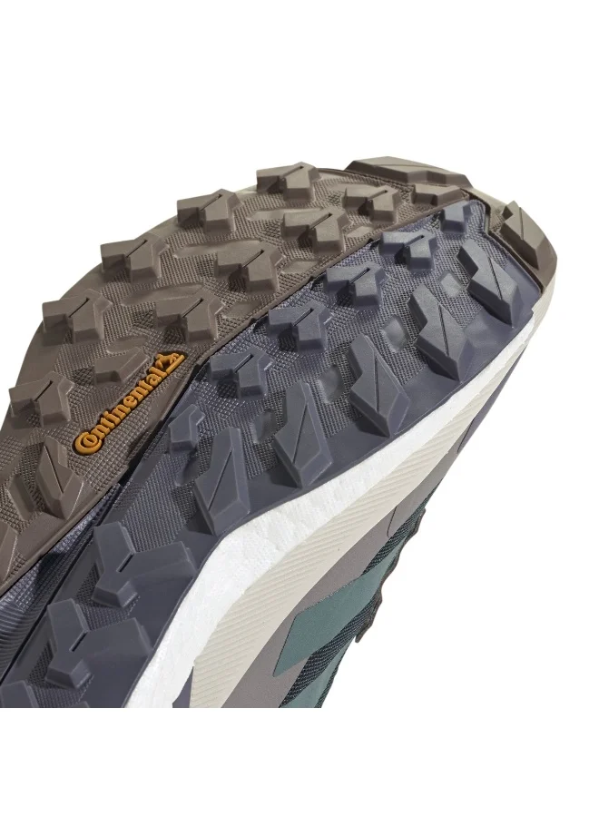 adidas أحذية هايكنج نسائية       خضراء
