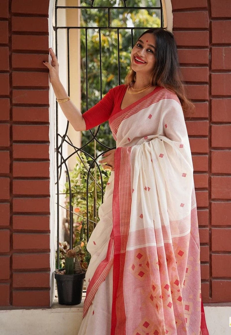 RADHA LAKSHMI Women's Banarasi linen cotton Silk White Red Colour Saree With Blouse piece(AG White red plain linen SQURE) - Image 5