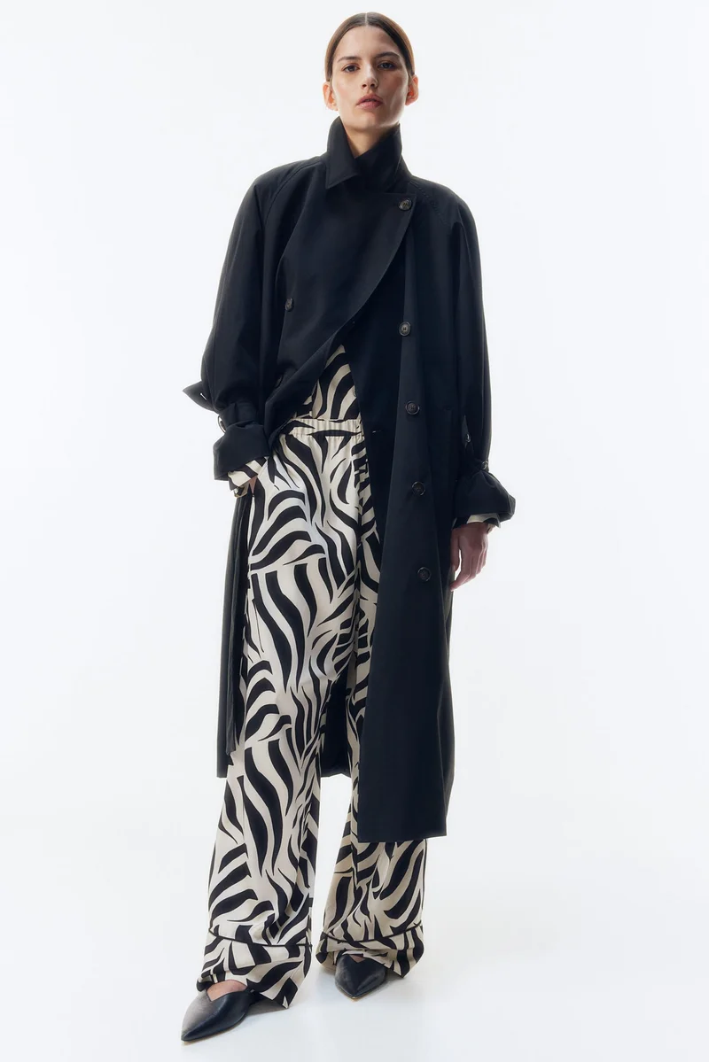 H&M 001-09-090-Black Dark Loose-fit twill trousers for Women | Best Price UAE