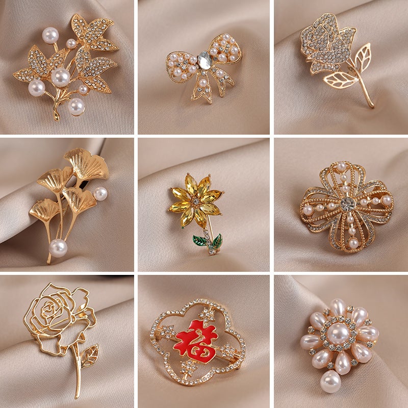 New Cartoon Cartoon Corsage Brooch Advanced Sense Niche Light Luxury Pin Collar Pin Anti-Running Light Buckle Suit Accessories - Image 3