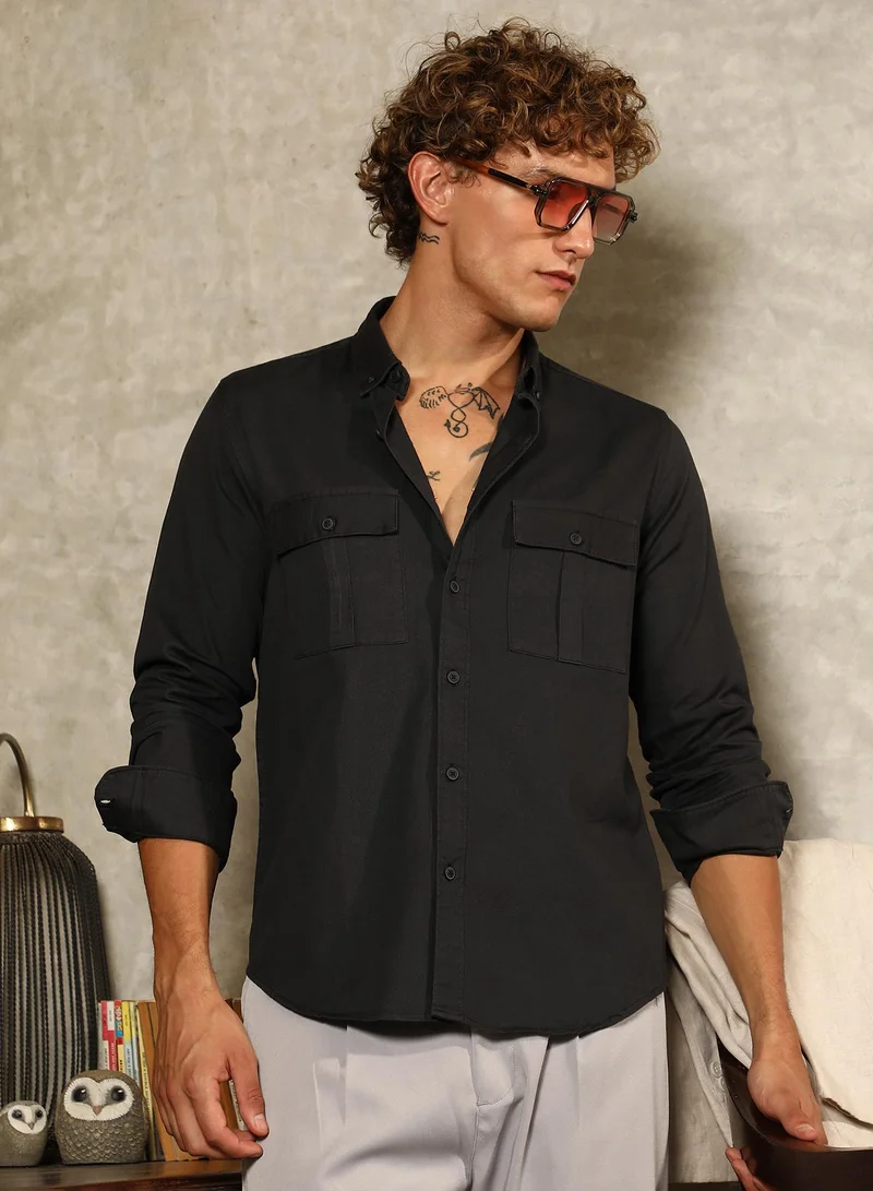 Campus Sutra Campus Sutra Men's Onyx Black Button-Down Utility Shirt For Casual Wear | Spread Collar | Long Cuffed Sleeves | Button Closure | Shirt Crafted With Comfort Fit For Everyday Wear