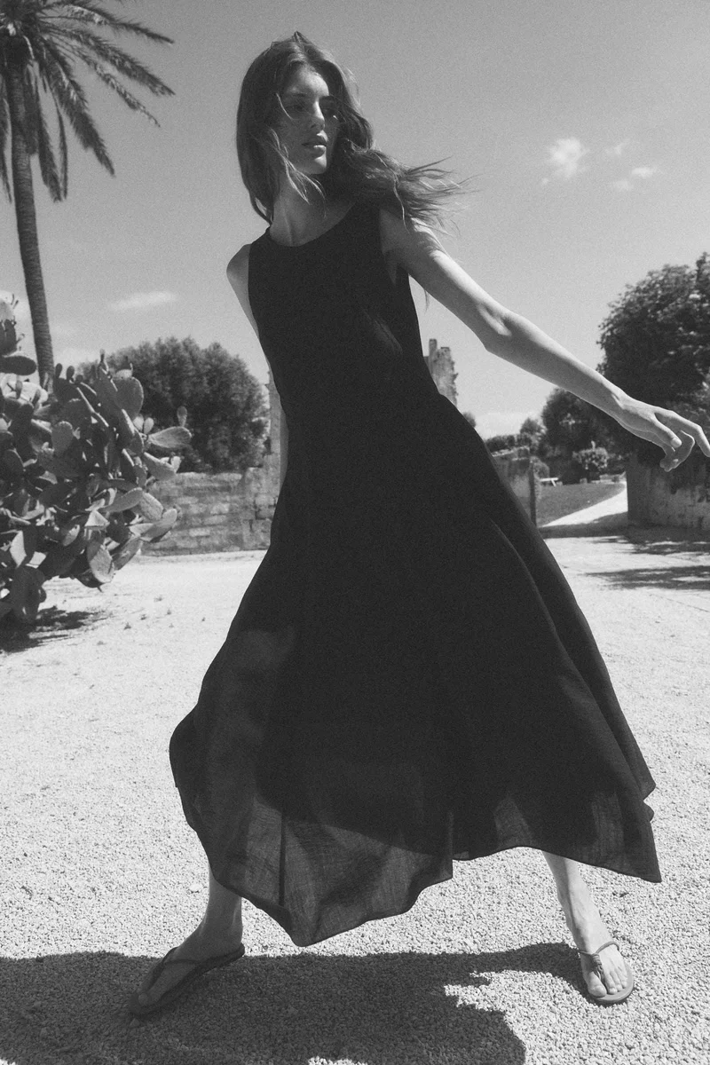 H&M Asymmetric-hem dress