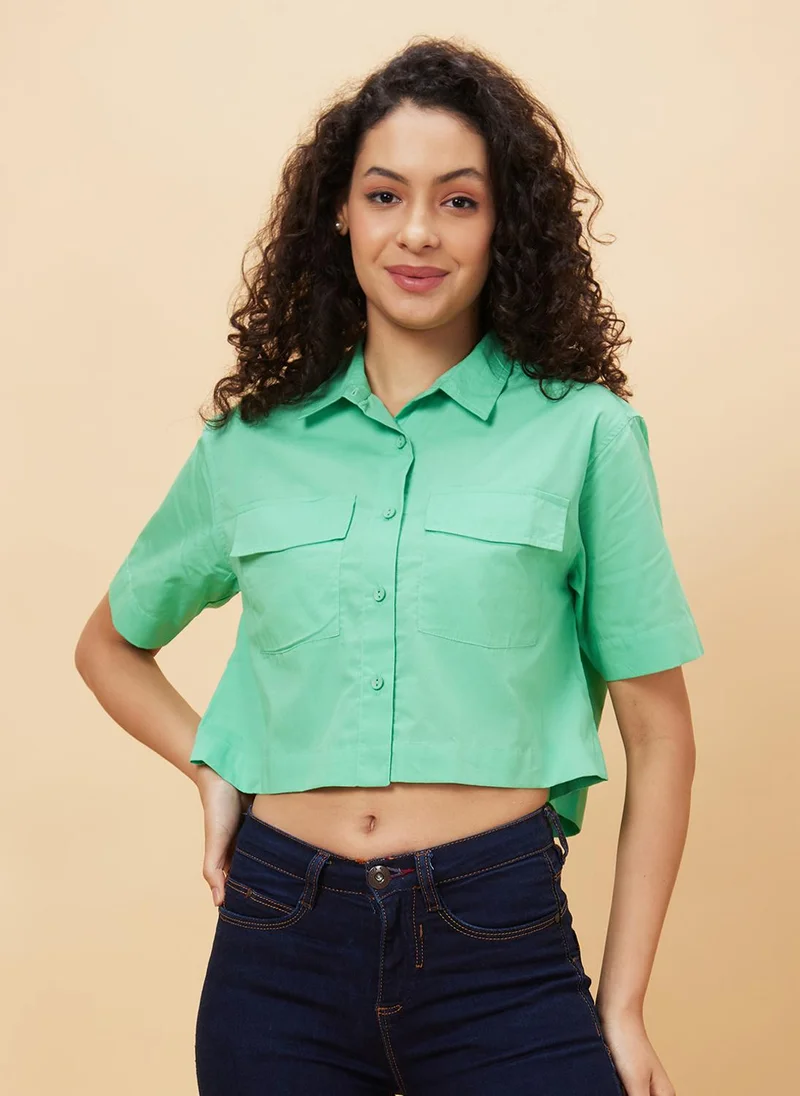 globus Globus Women Green Regular Fit Spread Collar Cotton Casual Crop Shirt