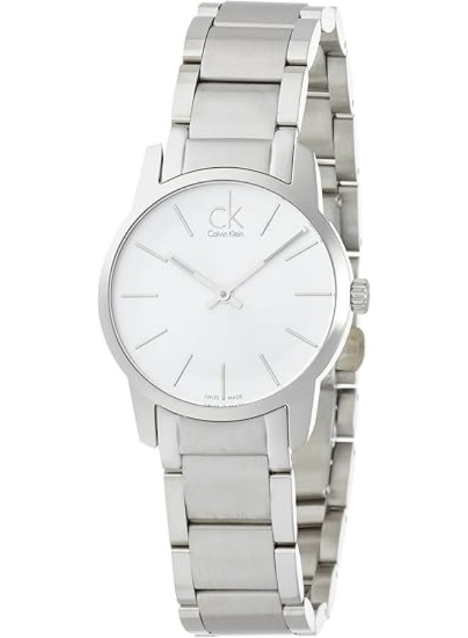 كالفن كلاين ساعة نسائية أنيقة من Calvin Klein – موديل K2G23126 City Lady بقرص فضي وسوار معدني - Image 1