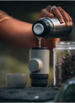 واكاكو MINIPRESSO GR2 - ماكينة إسبريسو محمولة للقهوة المطحونة، صديقة للبيئة، مصنوعة باستخدام الكتلة الحيوية، استخلاص قوي بقوة 18 بار، خفيفة الوزن للغاية، نظام خزان مياه متكامل  - Image 4