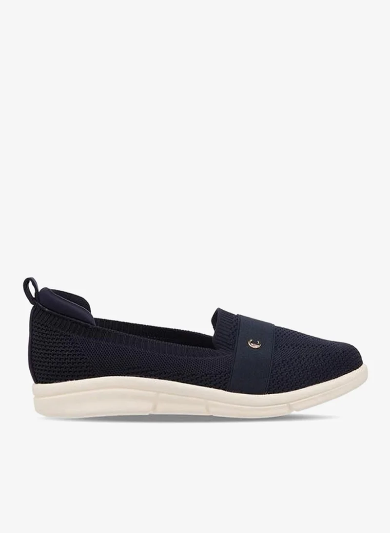 لو كونفورت Women Textured Slip-On Sneakers