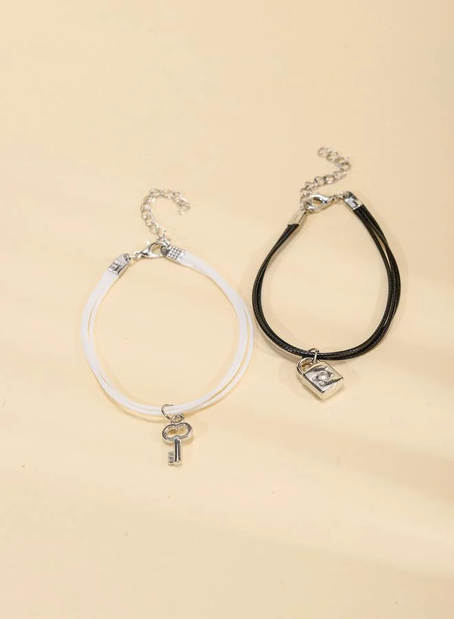 تايك تو Pack of 2 - Black and White key and Lock Charms Bracelets