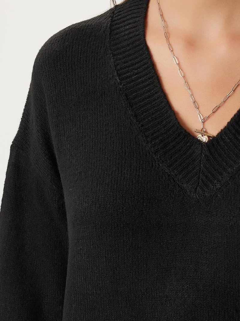 إسطنبول الساحرة ISTANBUL Oversized V-Neck Ribbed Knit Sweater