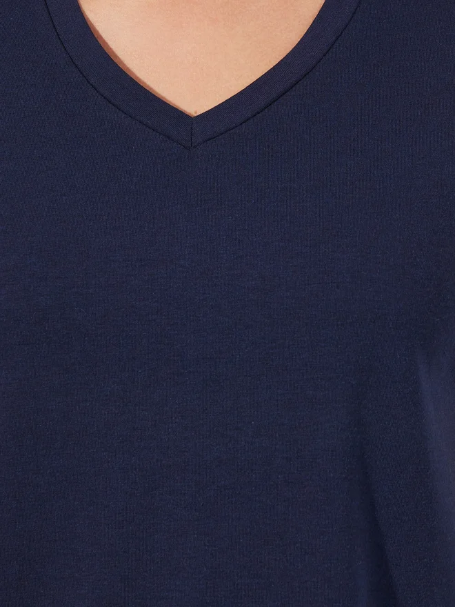 Aria Romance ARIA ROMANCE Basic V Neck Curved Hem T-Shirt