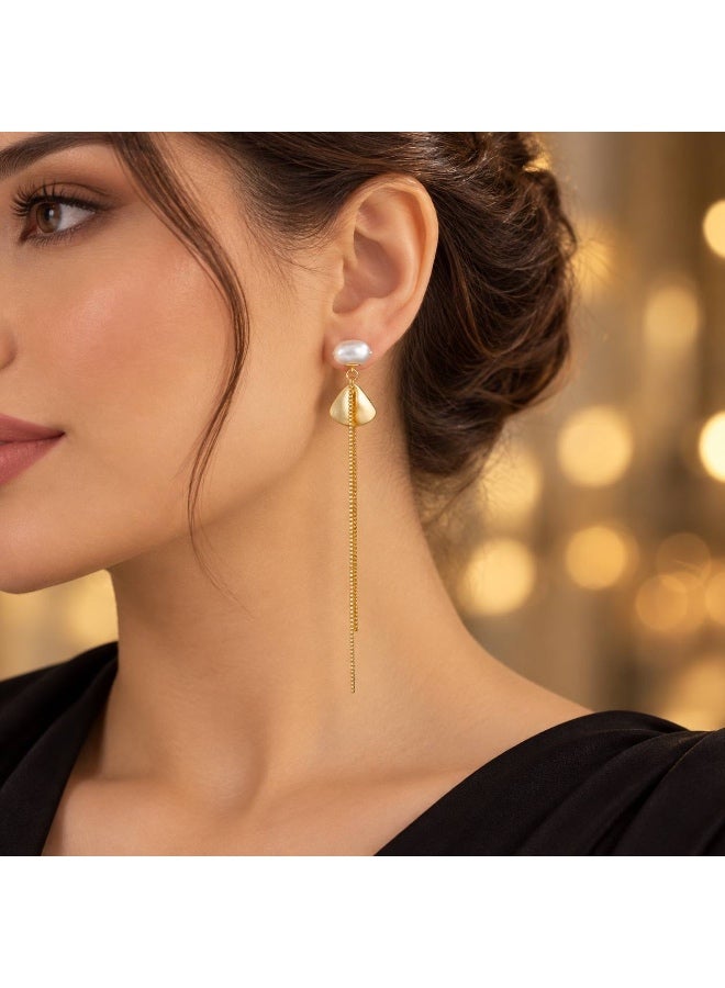 ڤيا أقراط Veya من الفضة الإسترلينية عيار 925 بطلاء ذهب عيار 14 مزينة باللؤلؤ وسلاسل طويلة مع تغليف فاخ - Image 3