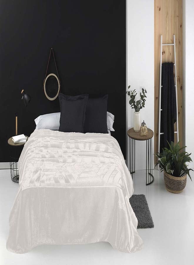 مورا سباين بطانية اسبانية اللون: لون أوف وايت - مقاس كينج: 220 * 240 - موديل بيرلا: L76 - بلد المنشأ اسبانيا. - Image 1