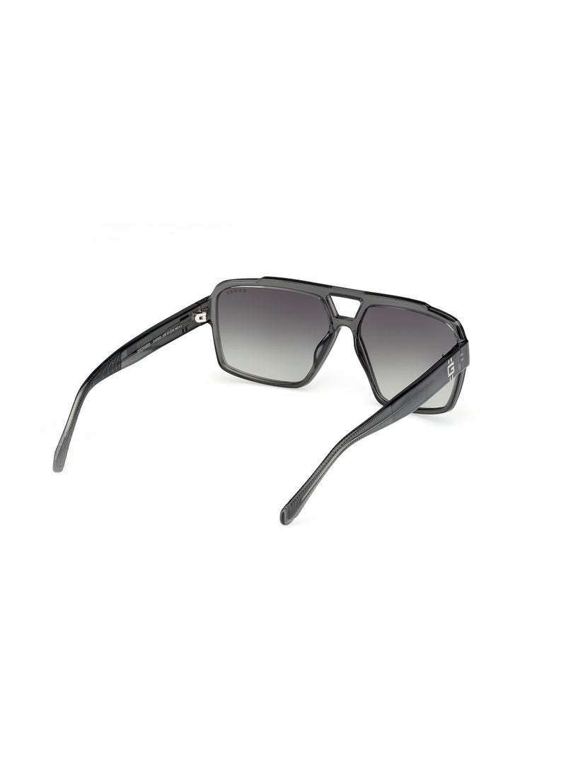 GUESS Gu0022320B61 Wayfarers Sunglasses  - Image 5