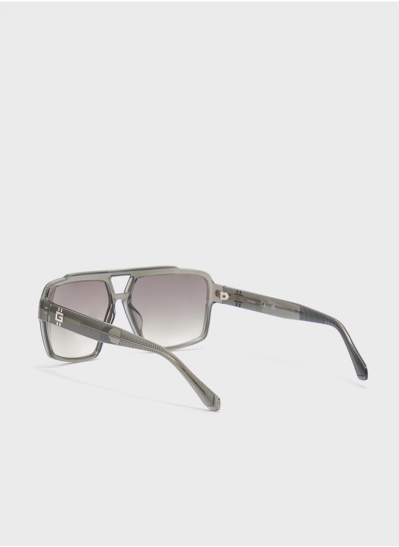 GUESS Gu0022320B61 Wayfarers Sunglasses  - Image 2
