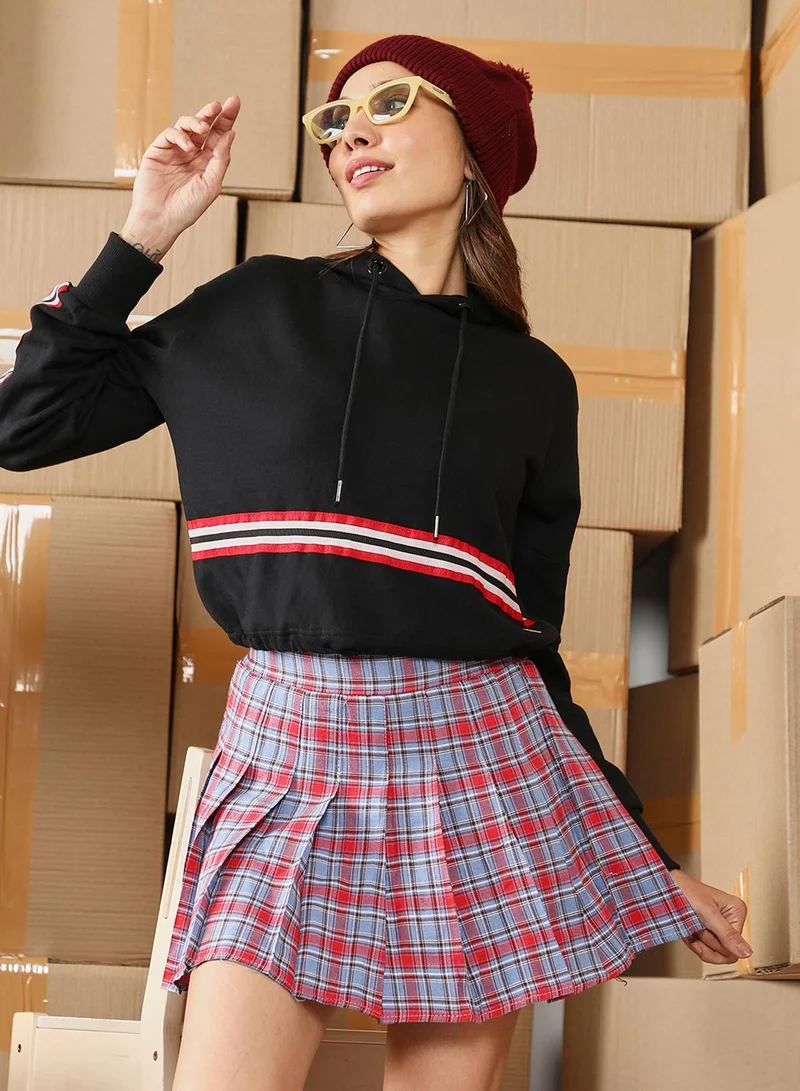 Campus Sutra Women's Onyx Black Striped Cinched Hoodie For Casual Wear | Hooded Neck | Long Cuffed Sleeves | Pull On Closure | Sweatshirt Crafted With Comfort Fit For Everyday Wear