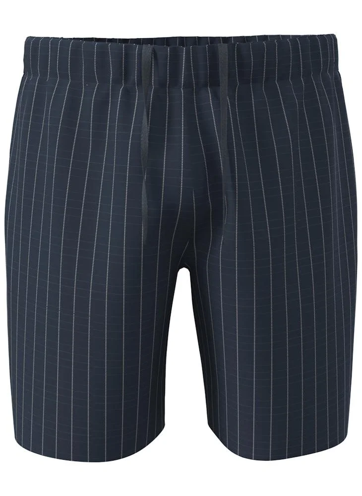 كالفن كلاين شورت بشعار أساسي